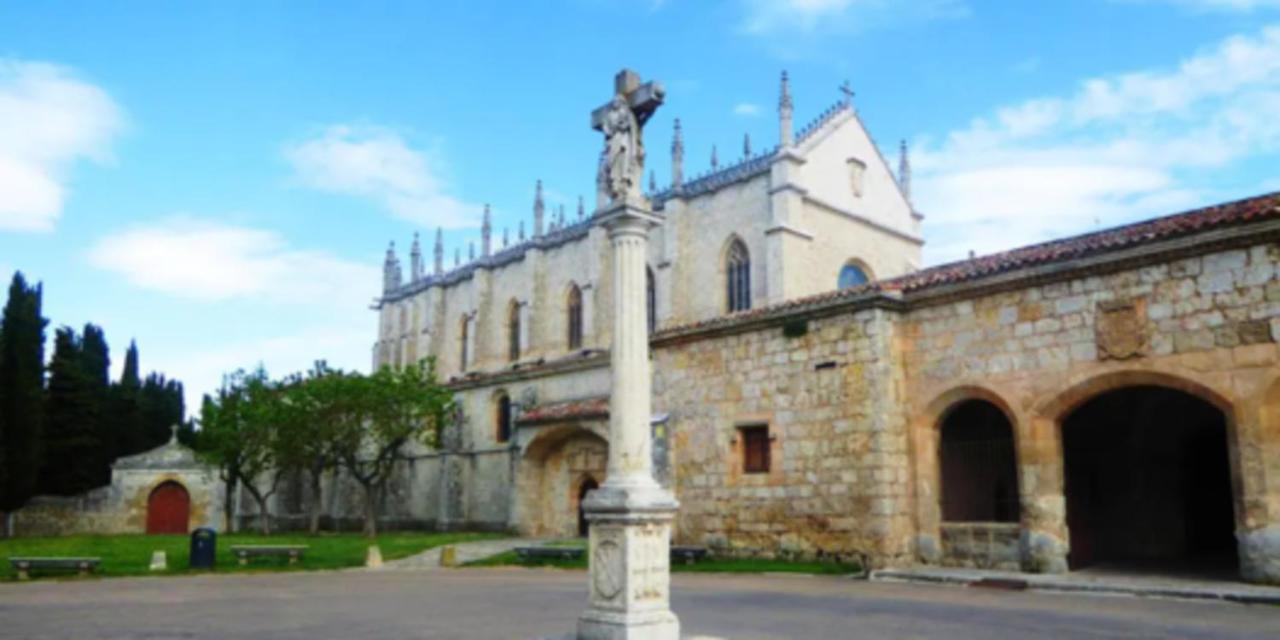 La Catedral Vut - Apt Para 4 Con Wifi En El Centro De Burgo Eksteriør billede